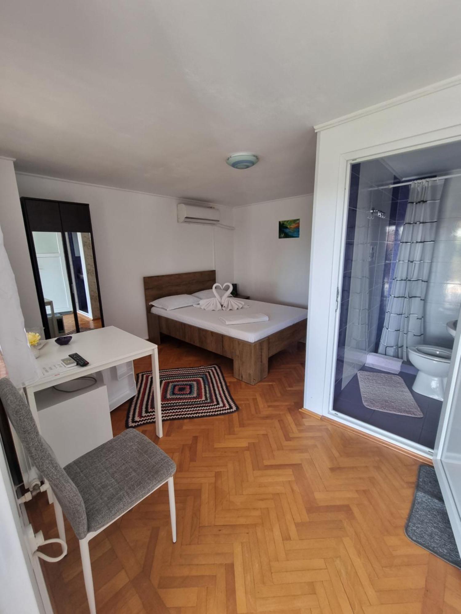 Casa Cu Trandafiri Murighiol Esterno foto