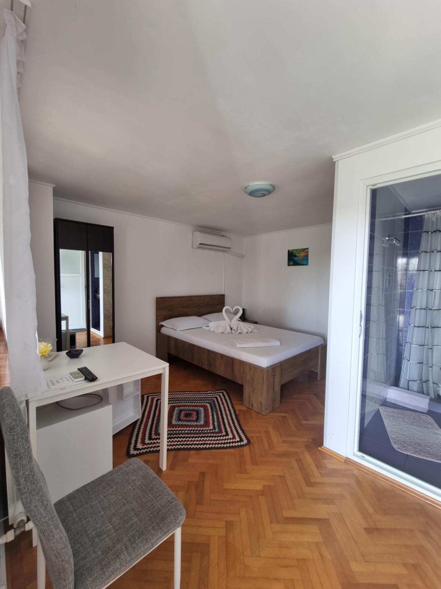 Casa Cu Trandafiri Murighiol Esterno foto