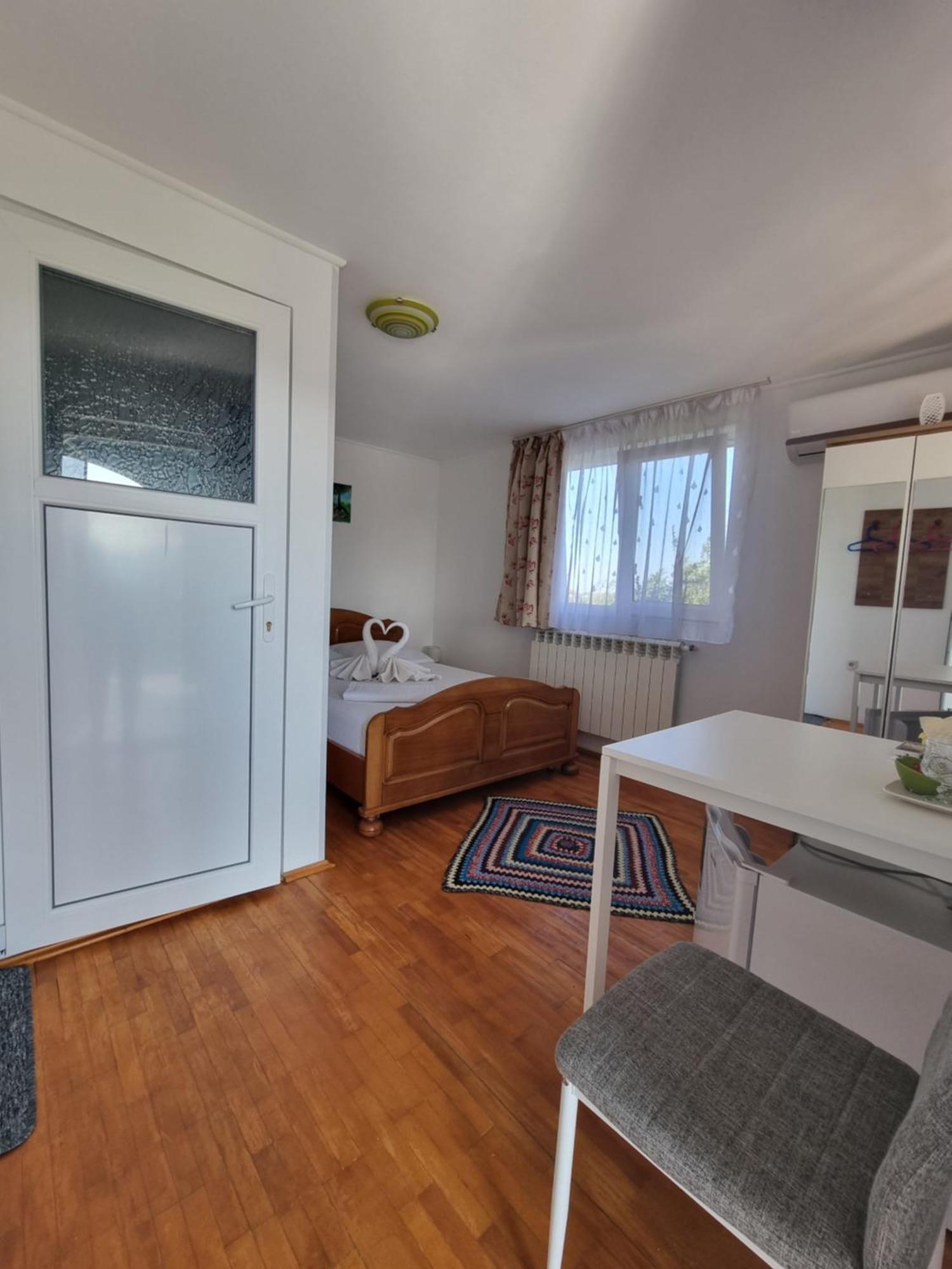 Casa Cu Trandafiri Murighiol Esterno foto