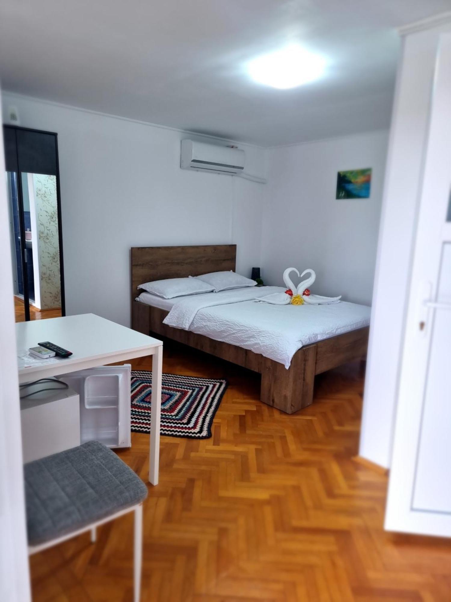 Casa Cu Trandafiri Murighiol Esterno foto