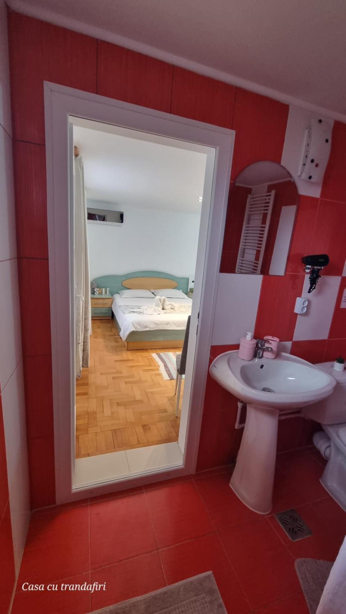 Casa Cu Trandafiri Murighiol Esterno foto
