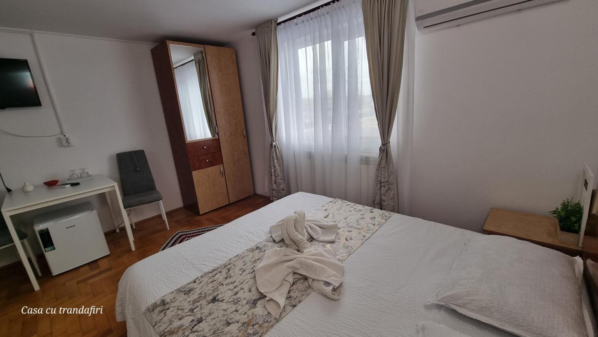 Casa Cu Trandafiri Murighiol Esterno foto
